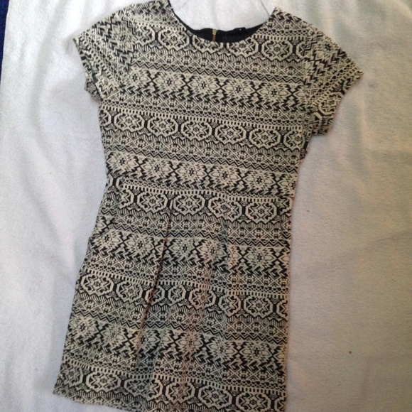 Black and white dress - Picture 2 of 4